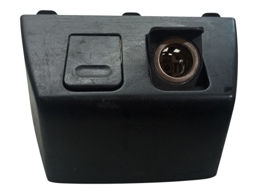 Conector Tomada Console Central Bmw 330 Ie46 99 2006 Usado 3