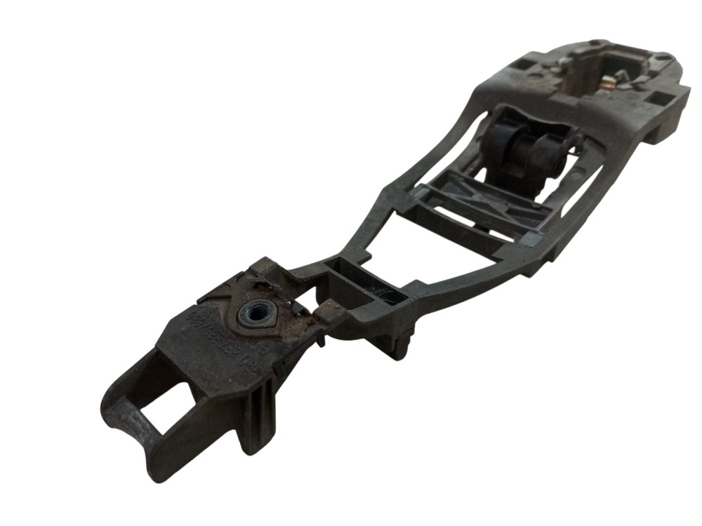 Suporte Macaneta Externa Passat 97 98 99 Dianteira Direita Prata Dianteira 1