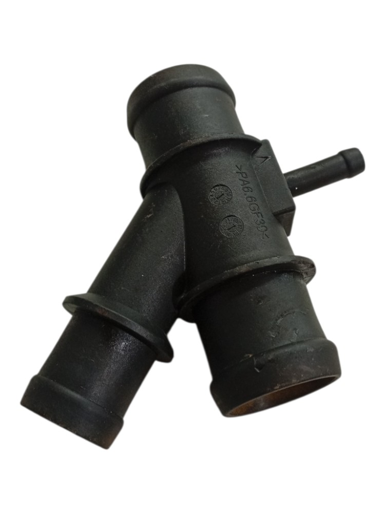 Conector flange mangueira agua Audi A3 95 96 97 2000 2001 3