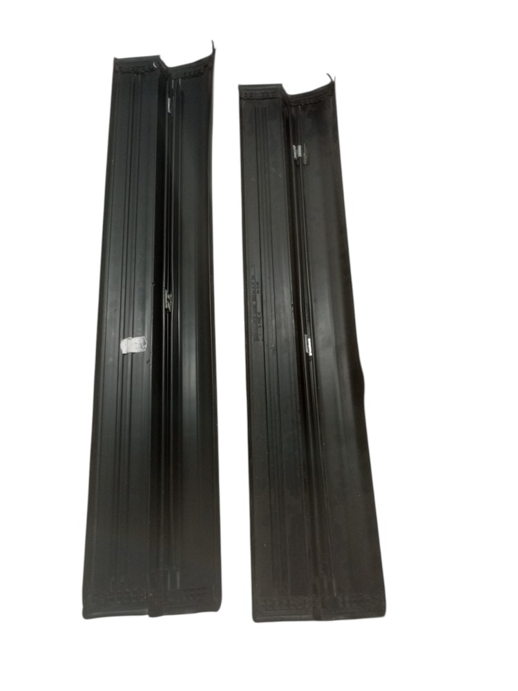 Soleira Porta Mercedes Benz C180 93 2000 Par Dianteira Preto 3