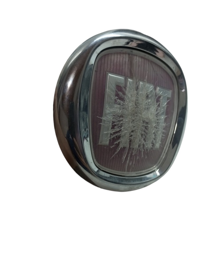 Emblema Tampa Traseira Fiat Grand Siena 2012 2020 C Detalhe 2