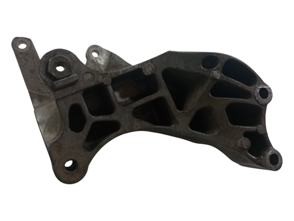 Suporte Bomba hidraulica Fiat freemont 2011 2012 2016 usado 1