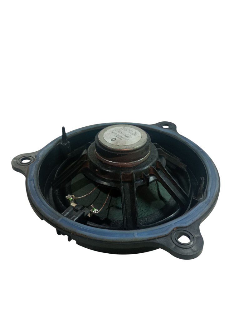 Moldura alto falante Oroch 2024 2025 traseiro usado