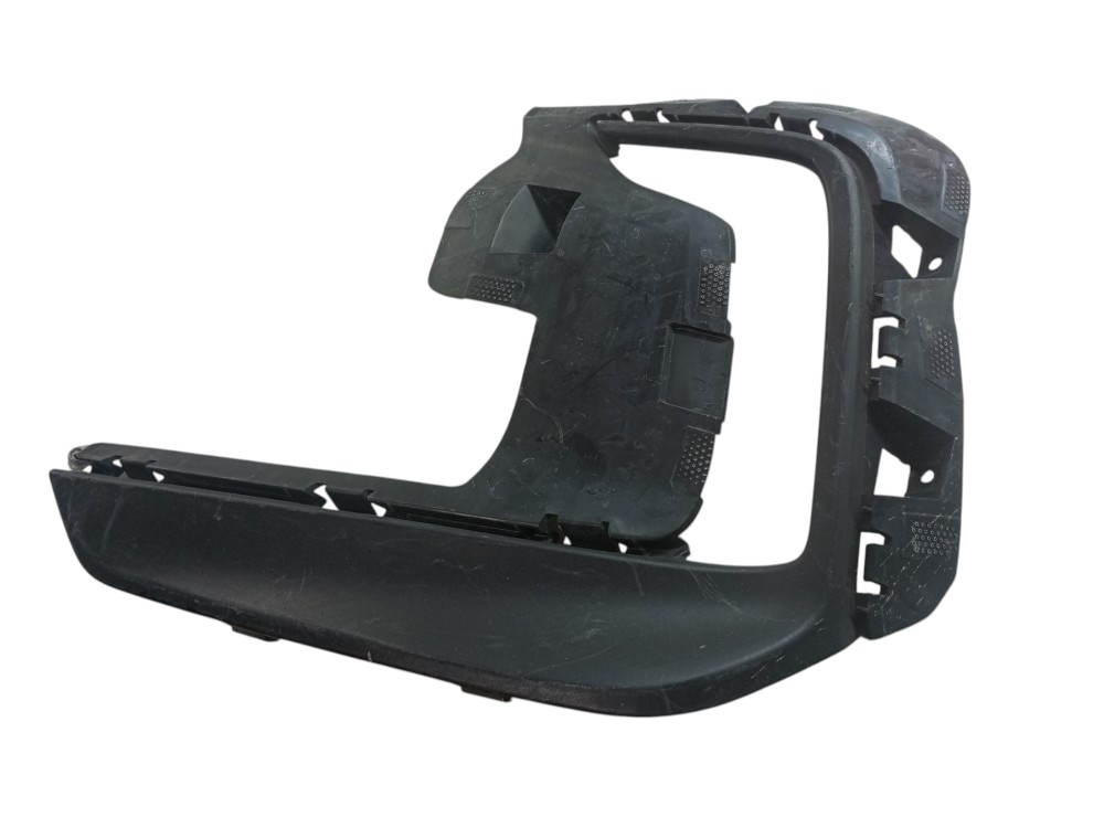 Grade Moldura Farol Tracker Gm 2020 2021 2022 Esquerdo Usado – Preto – Esquerdo 1