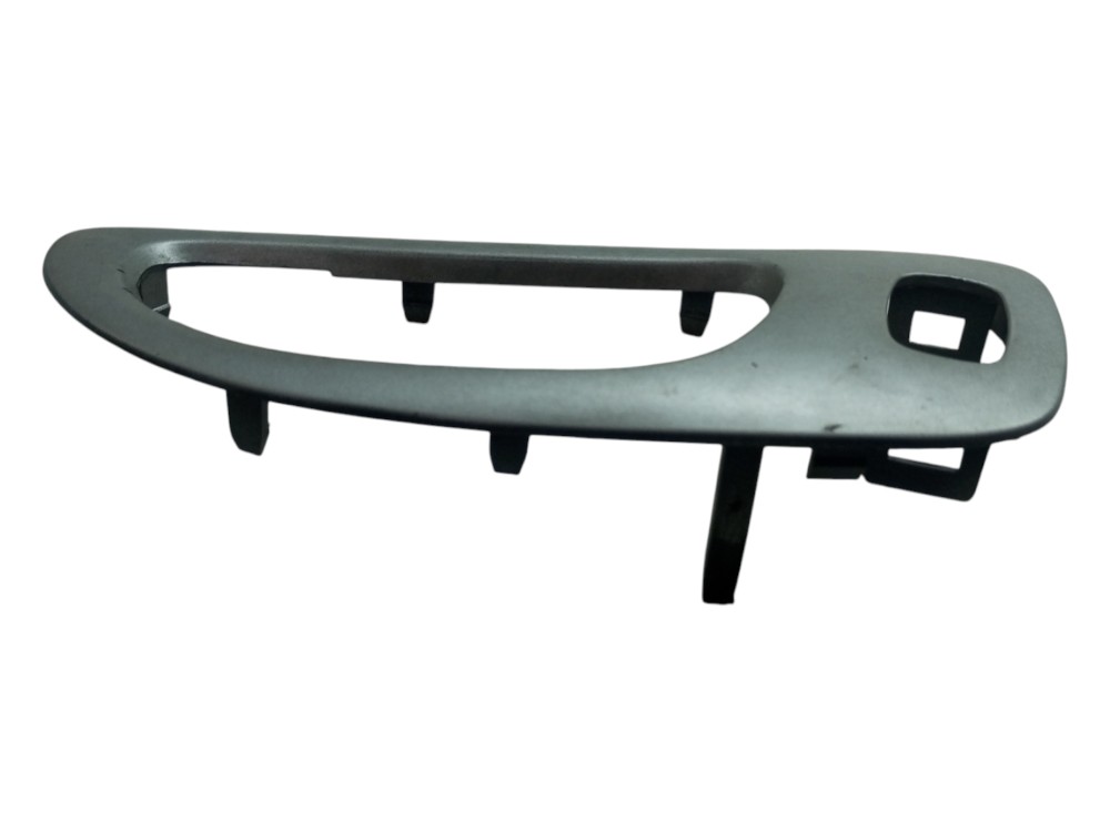 Moldura Macaneta Interna Peugeot 307 2002 2012 Traseira  – Prata – Dianteira/traseira 2