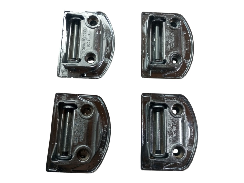 Gancho Trava Porta Malas Vw Touareg 2005 2015 Jogo Usado 6