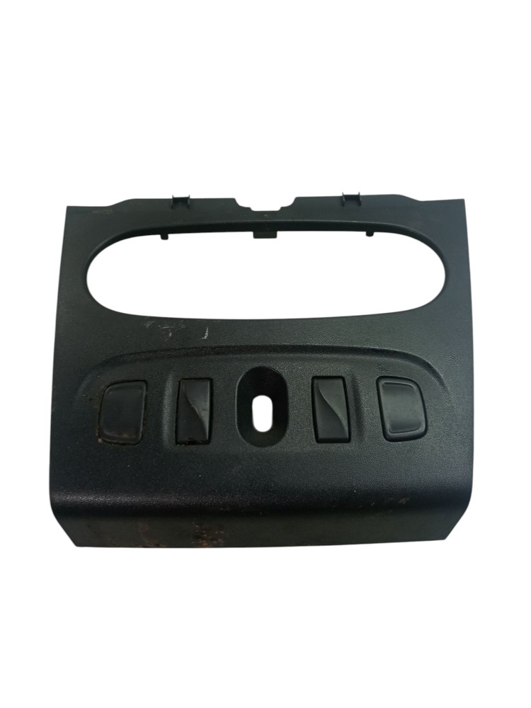 Moldura central painel logan 2014 2015 2019 usado Renault 1