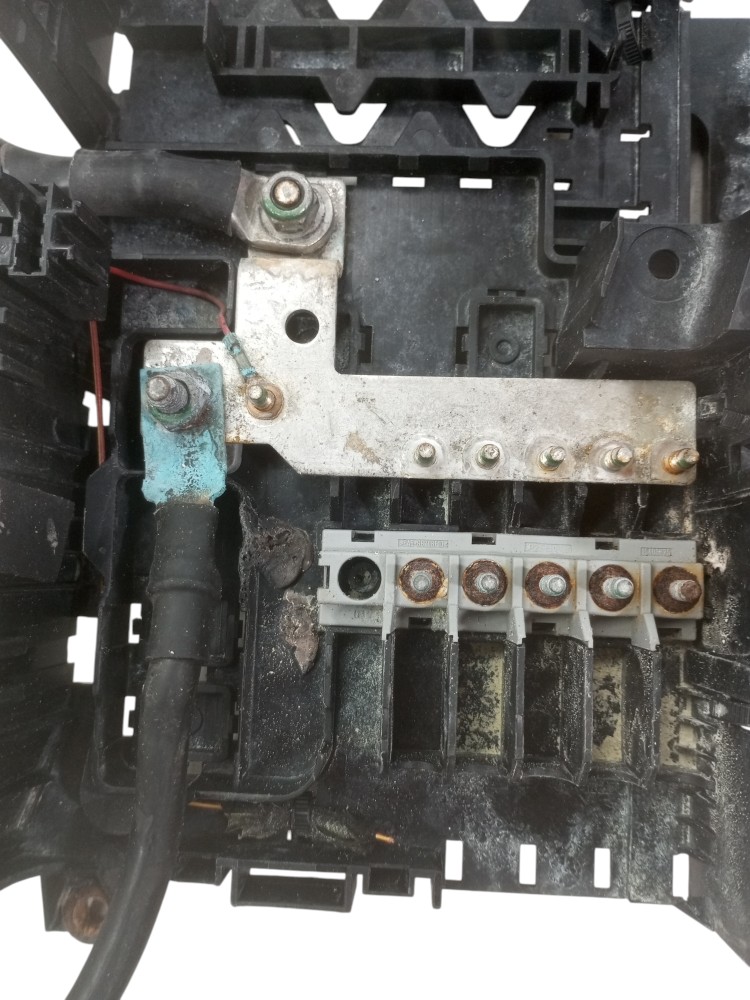 Caixa Fusivel Tampa Suporte Touareg 2005 2010 2015 Vw 6