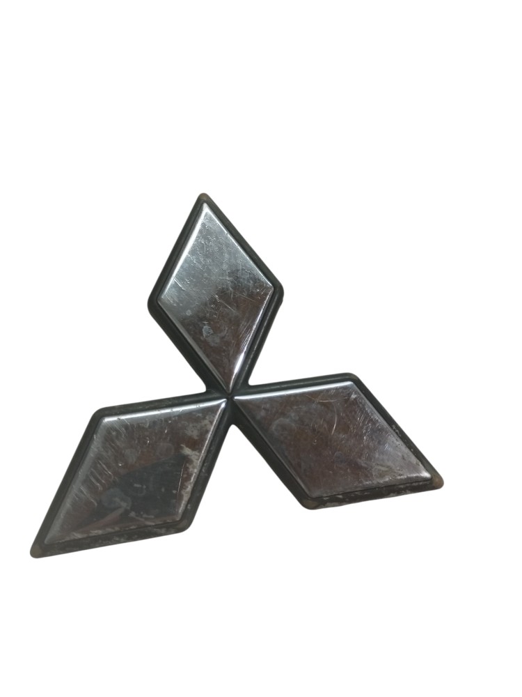 Emblema cromado pajero 2002 2007 usado tampa traseira 1