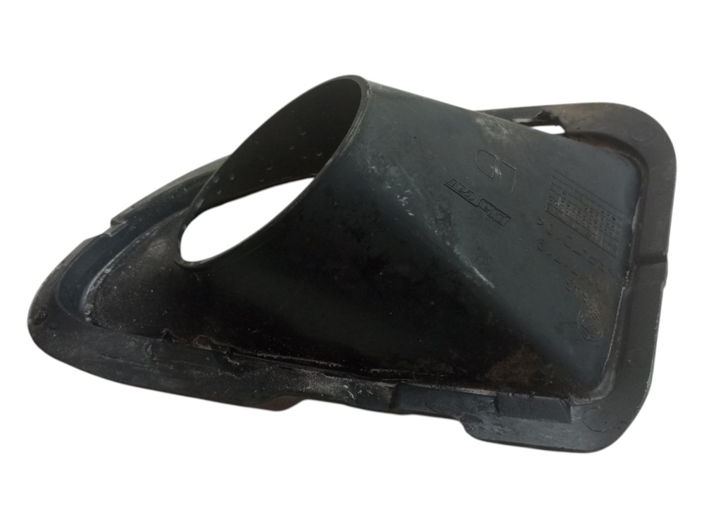Moldura Farol Milha Punto 2007 2008 2009 2010 2011 Direito 2