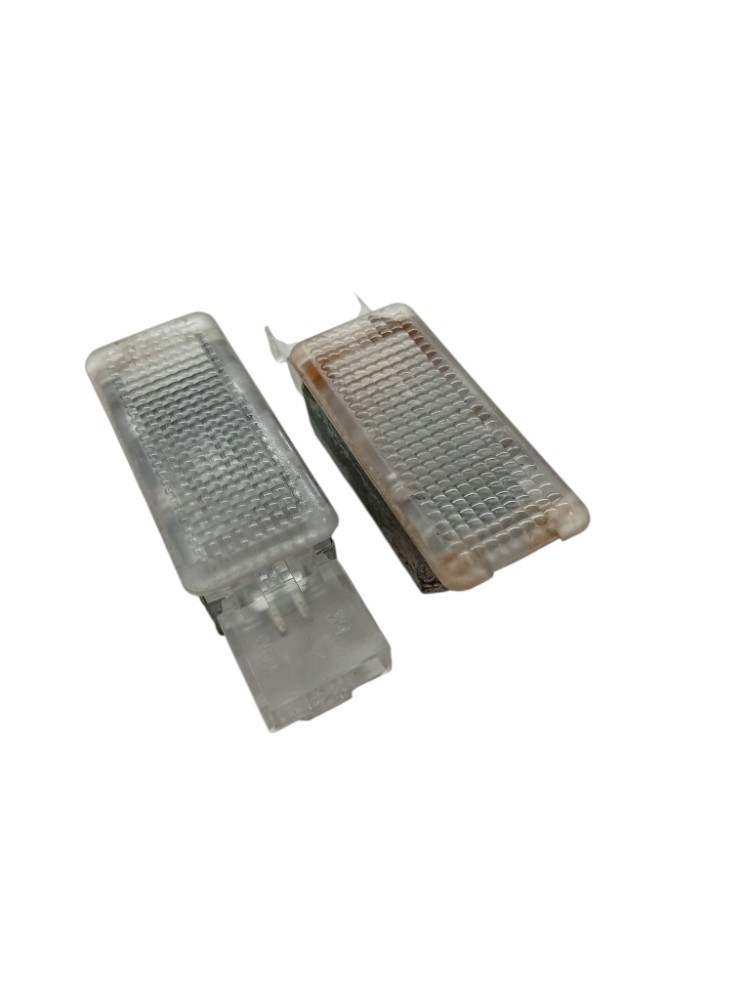 Par Luz Cortesia Porta Luva Volkswagen Touareg 2005 2015 Branca 2