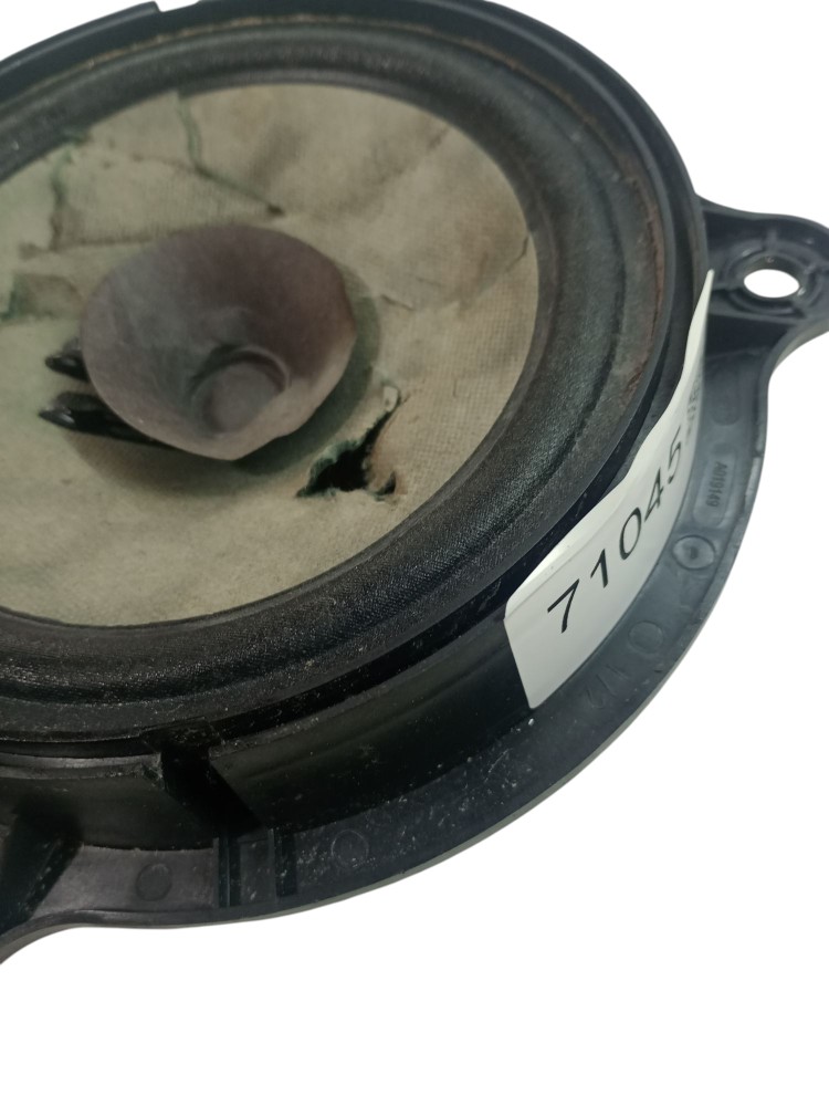 Moldura alto falante Oroch 2024 2025 traseiro usado 8