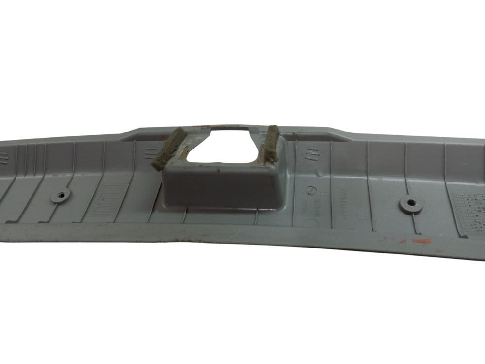 Soleira Porta Malas Zafira 2001 2005 2009 2012 Usado Gm Cinza 4