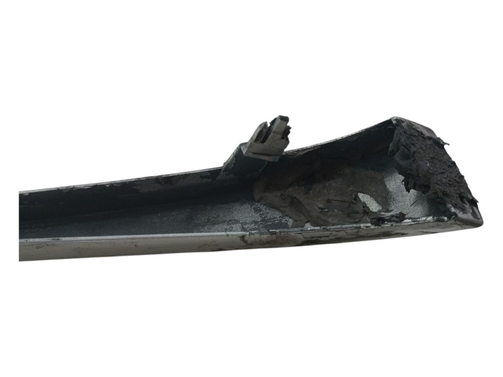 Moldura farol bmw ie46 99 2000 2006 esquerdo com detalhe 3