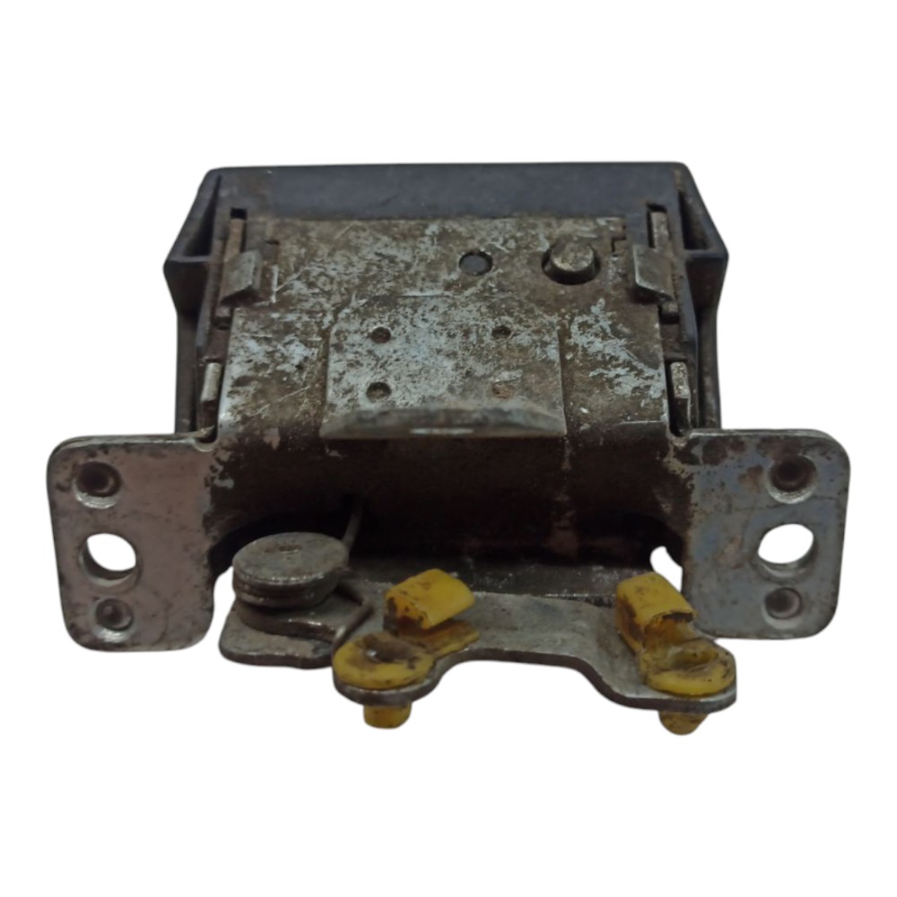 Fechadura porta mala Corsa Montana 94 2002 traseira