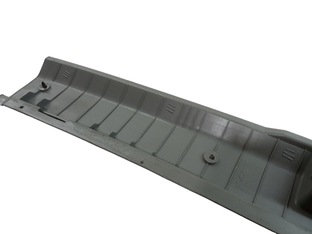Soleira Porta Malas Zafira 2001 2005 2009 2012 Usado Gm Cinza 2