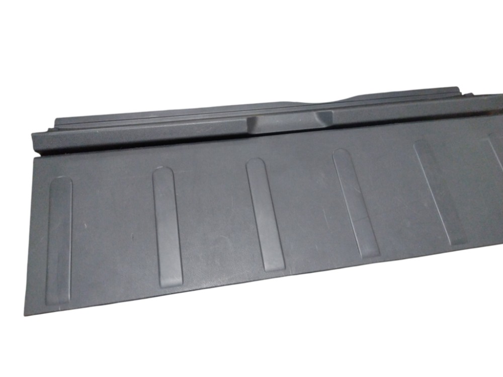Acabamento Inferior Porta Mala Peugeot 3008 2014 2017 2019 4