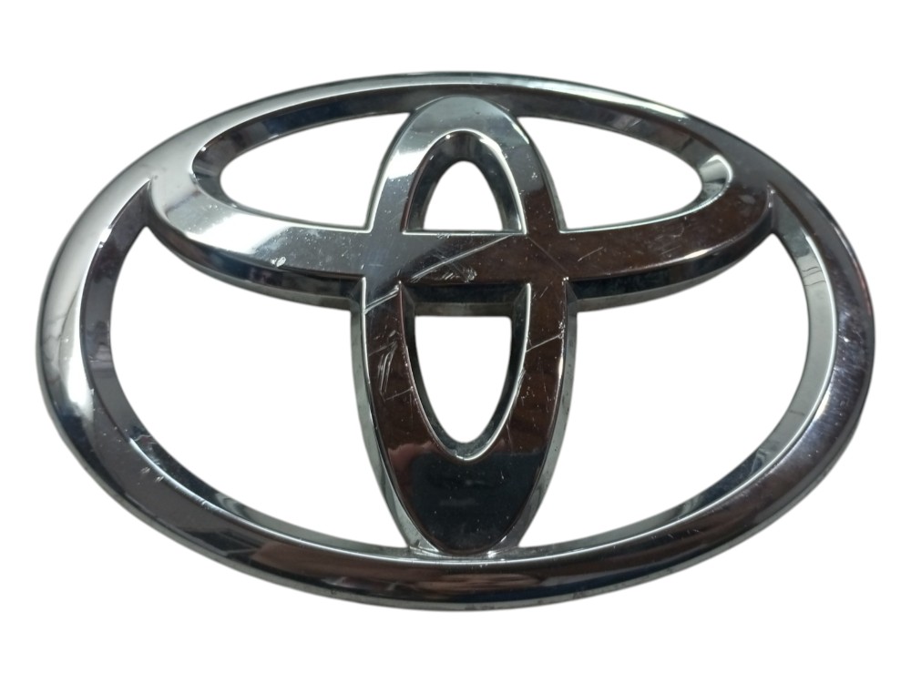 Emblema grade Toyota Corolla 2014 2017 dianteiro usado 1