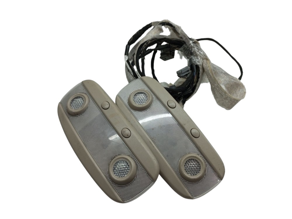 Luz Cortesia Teto Ford New Fiesta 2007 2014 Par Usado 4