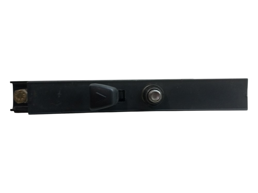 Trilho Regulagem Altura Cinto Esquerdo Fiat Doblo 2002 2010 2