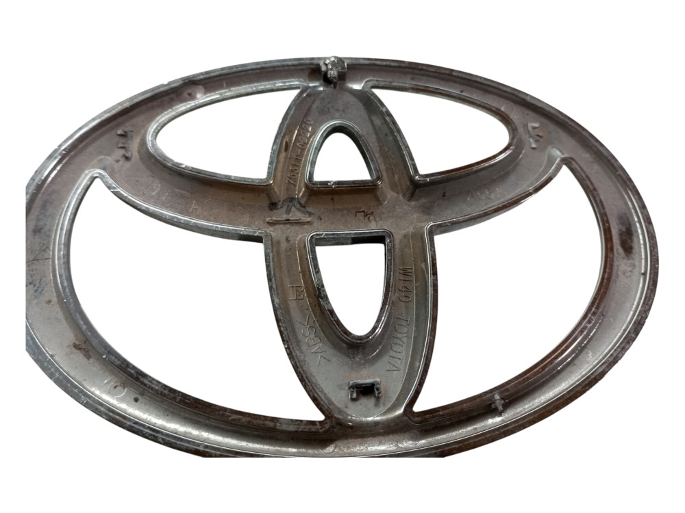 Emblema grade Toyota Corolla 2014 2017 dianteiro usado 4