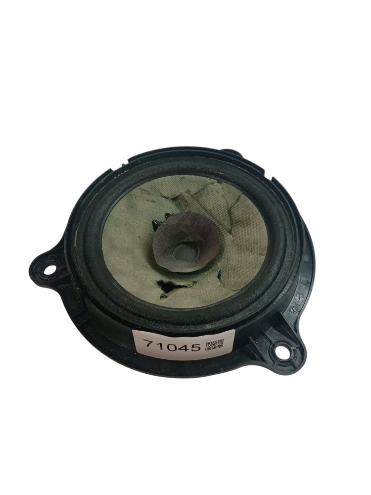 Moldura alto falante Oroch 2024 2025 traseiro usado 3