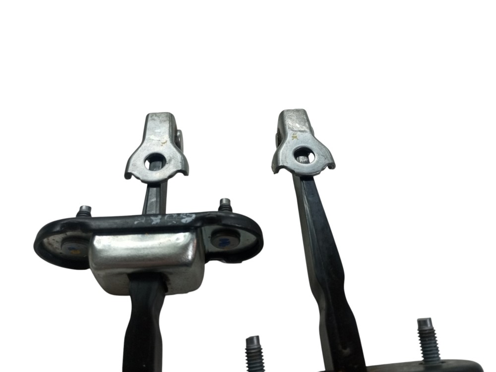 Limitador Porta Kwid 2019 2021 2023 Traseiro Direito Usado 2