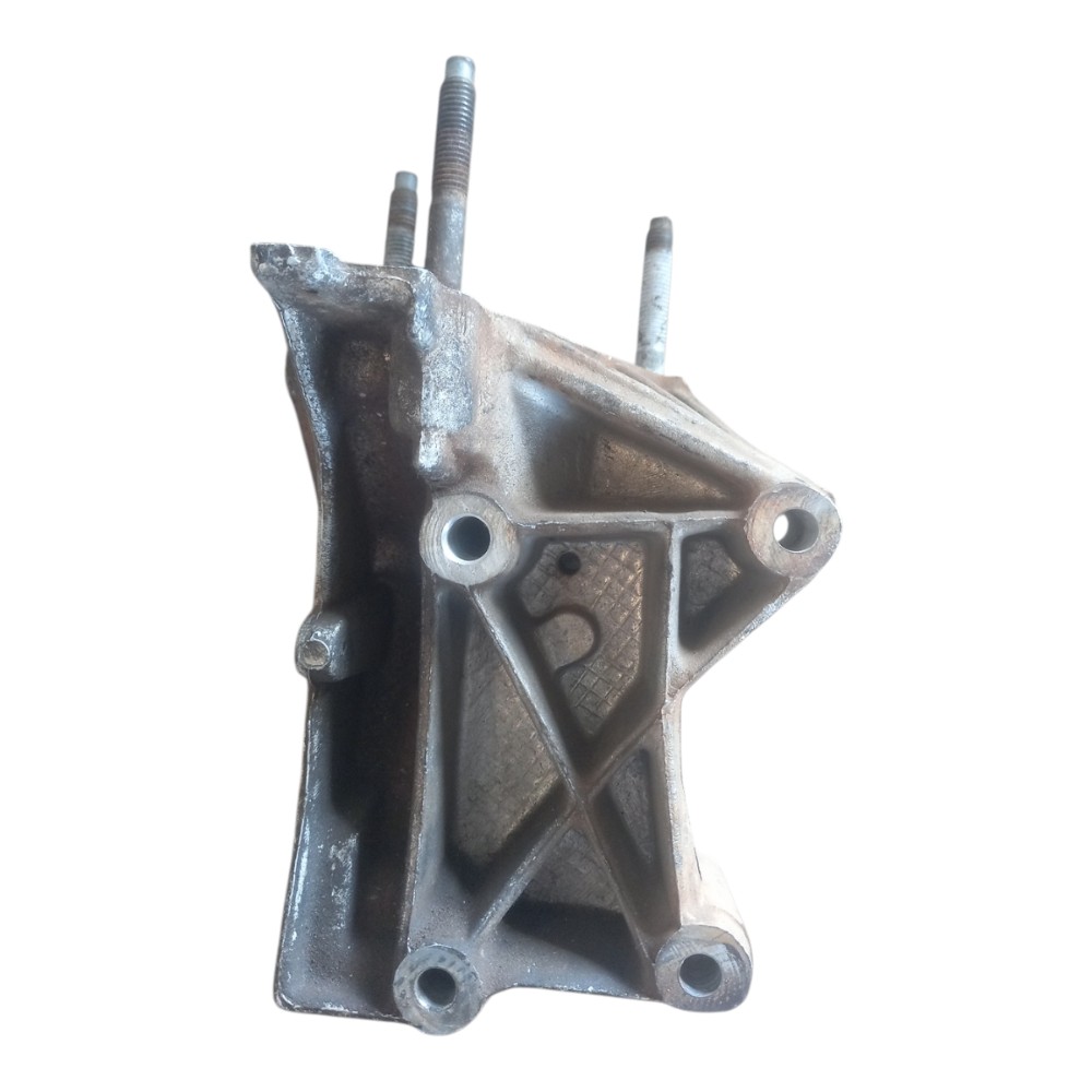 Suporte da bomba dágua Peugeot 206 16V 4