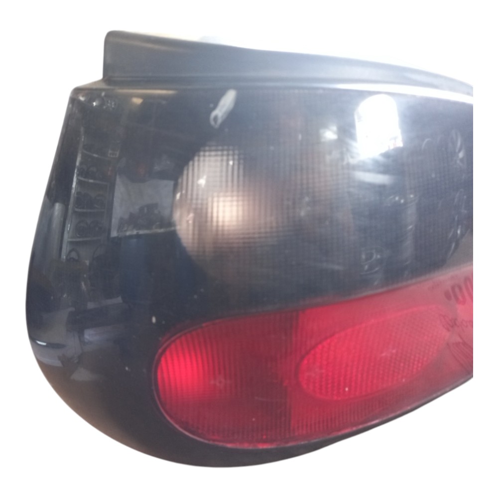 Lanterna traseira esquerda Renault Megane Hatch 96/99 2