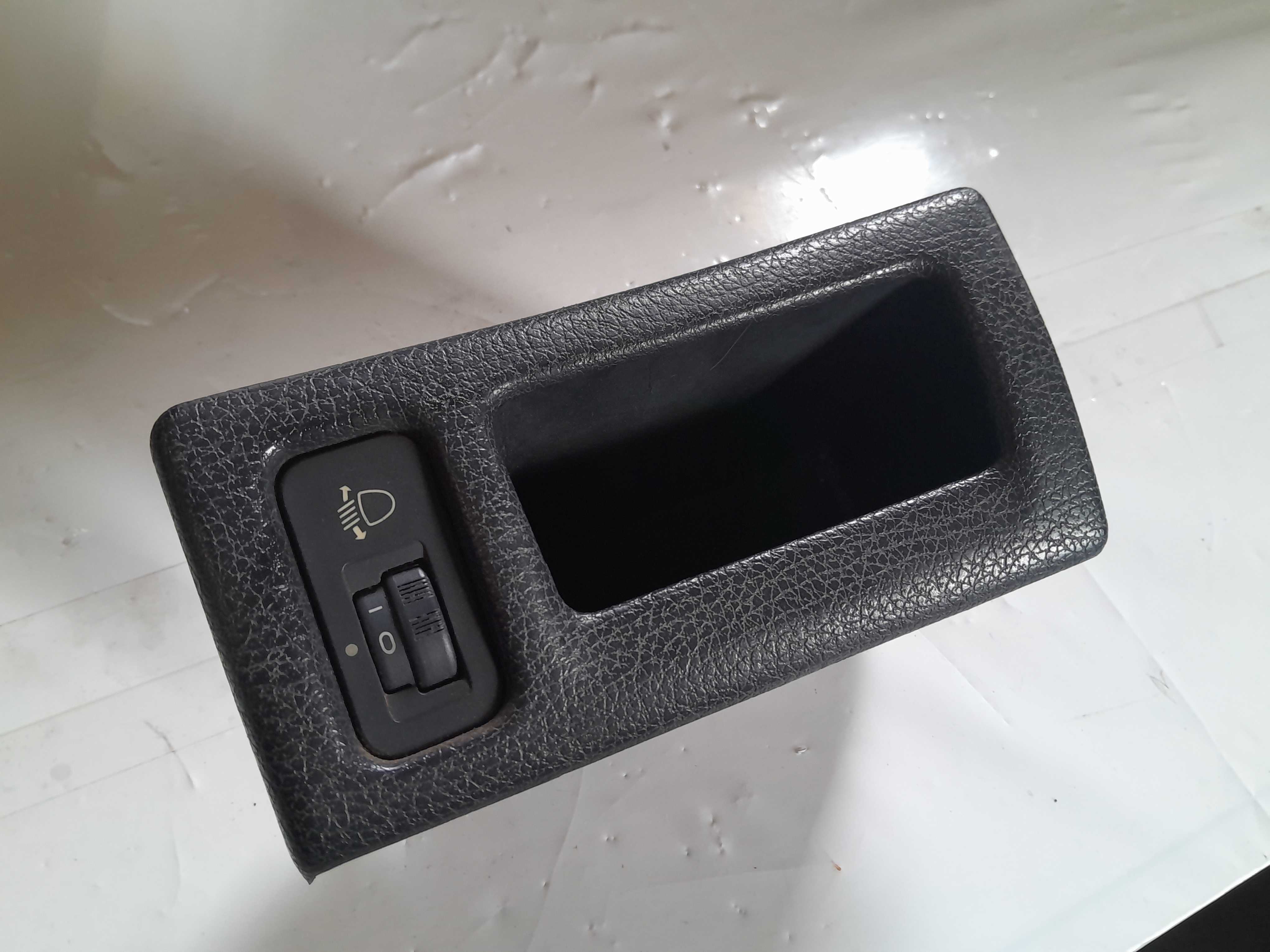 Moldura Botão Porta Objetos Farol Lu Peugeot 206