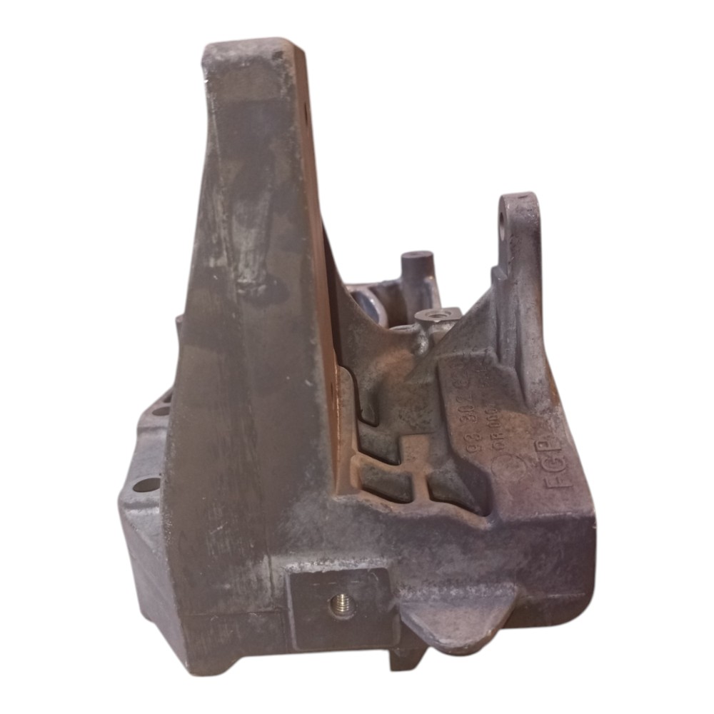 Suporte compressor bomba direção corsa montana meriva 03/12 10
