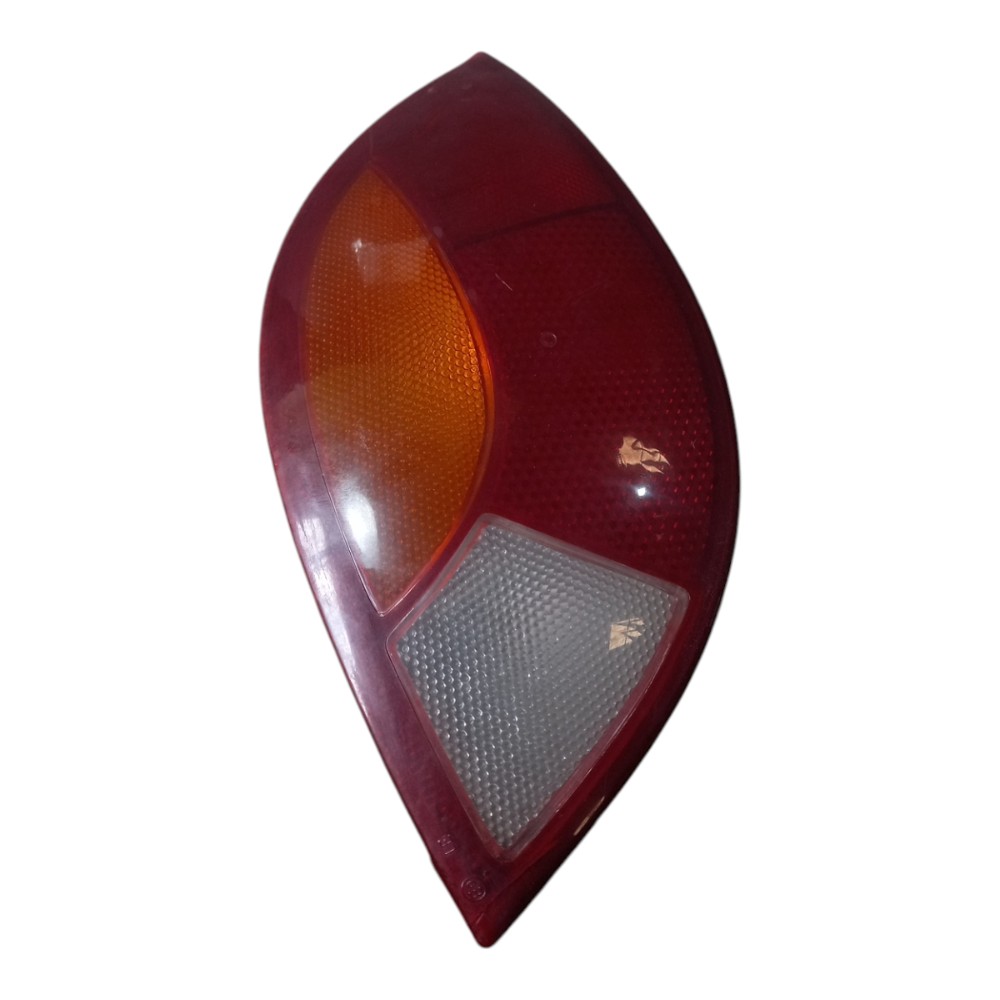 Lanterna lado esquerdo Ford Ka 98 com detalhe 4