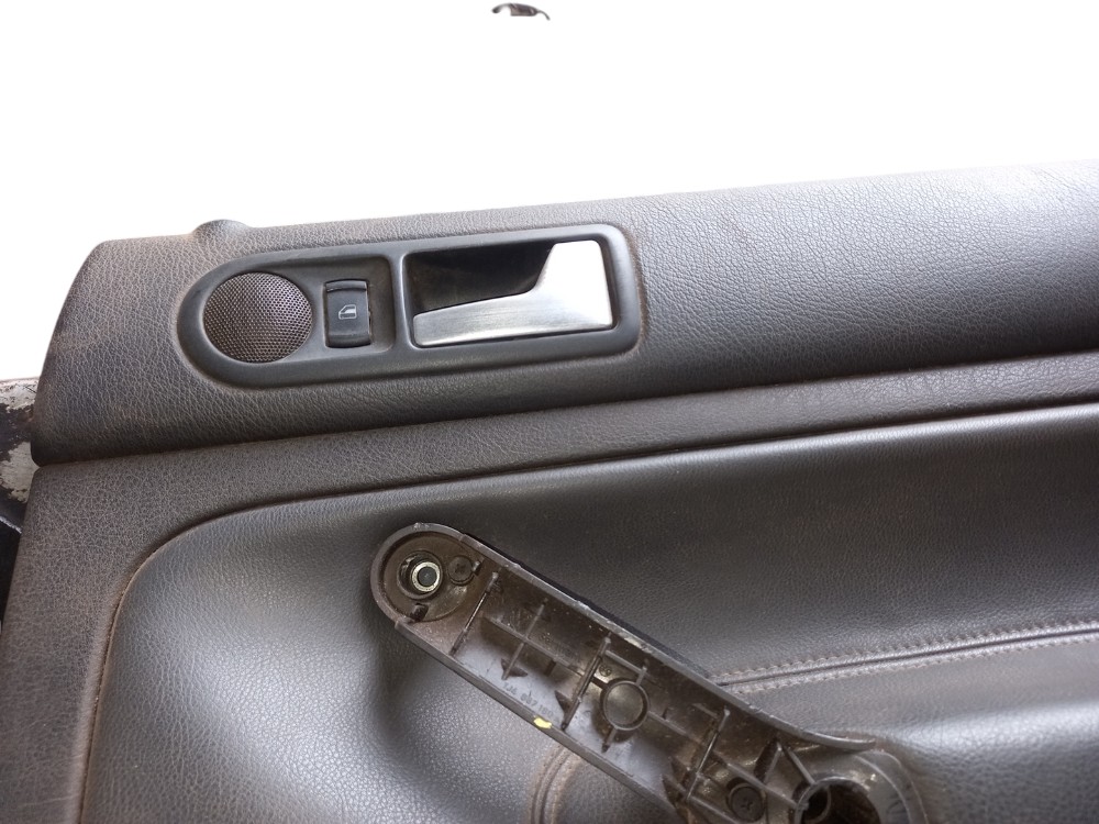 Forro porta traseira direita VW Golf 08/12 1j6868088 3