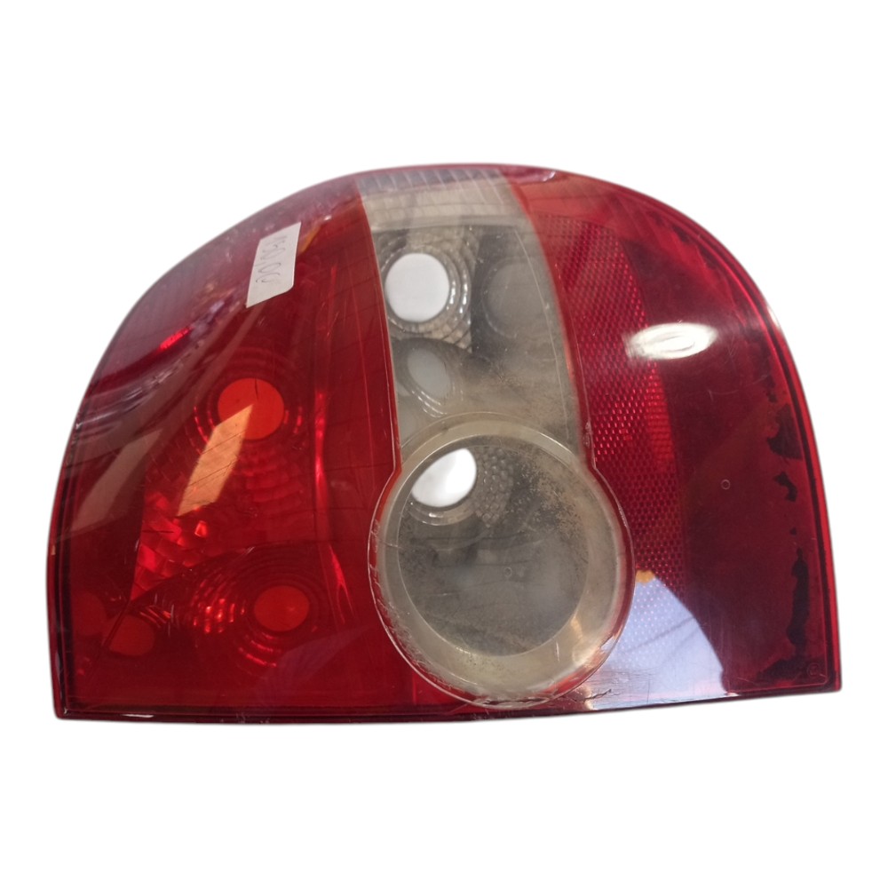 Lanterna traseira direita VW fox 2009 com detalhe na lente
