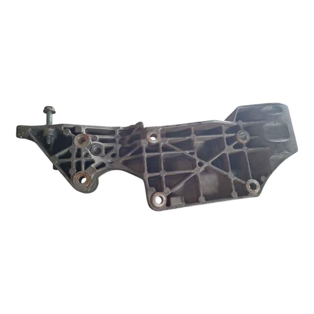 Suporte alternador bomba hidráulica compressor VW Golf 7