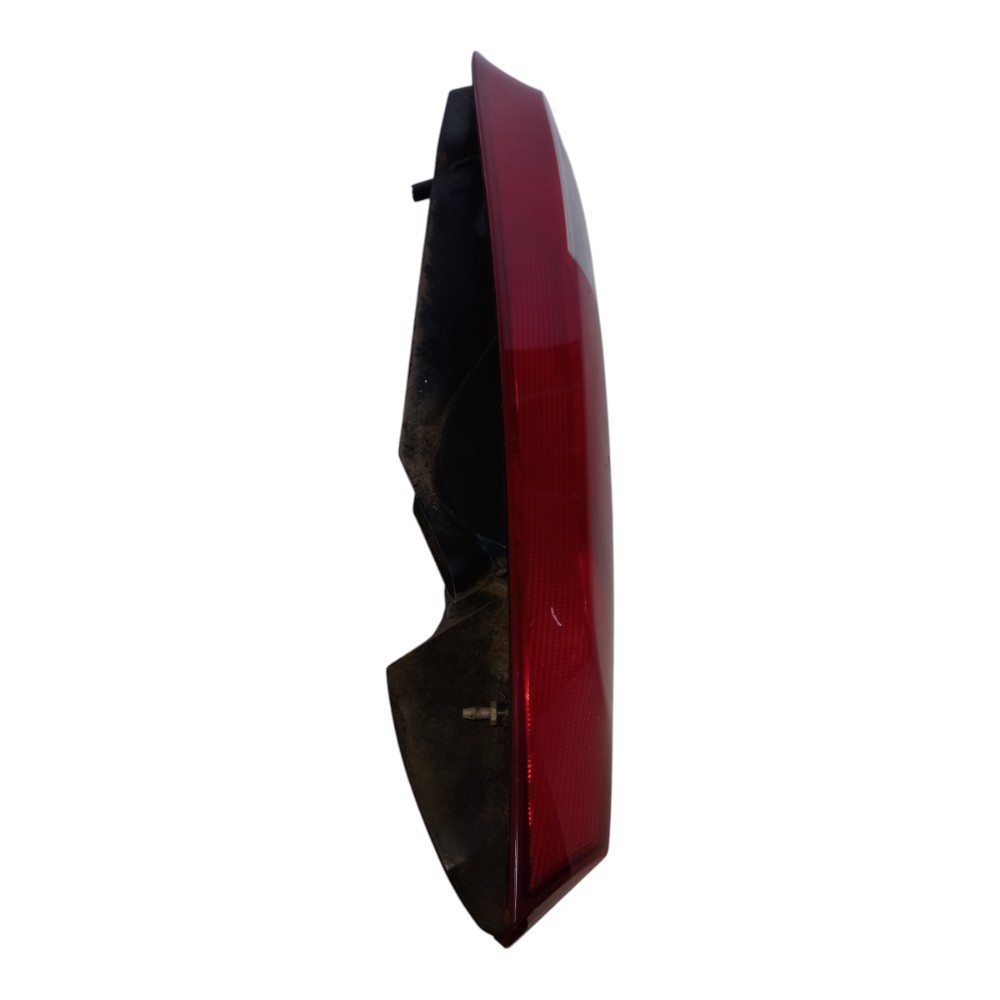 Lanterna traseir direito hatch ford fiesta 2007 2014 detalhe 2