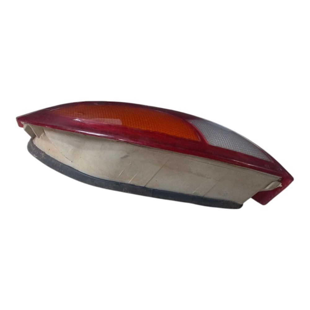 Lanterna lado esquerdo Ford Ka 98 com detalhe 6