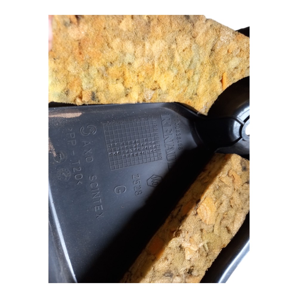 Moldura proteção lanterna esquerda Megane 96/99 7700838458 6
