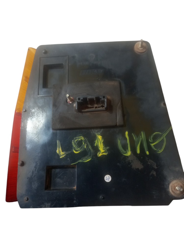Lanterna Direita Fiat Uno Sx 1996 6