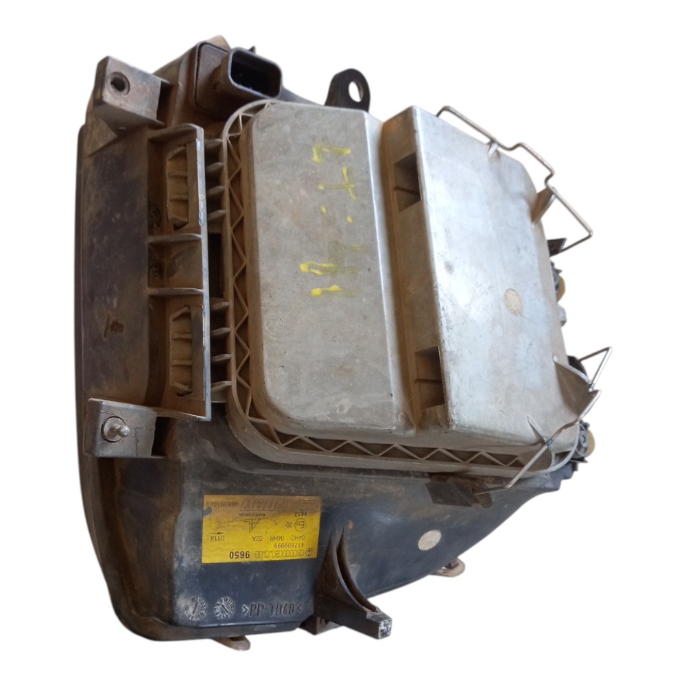 Farol direito fiat DOBLO 2003 2009 9