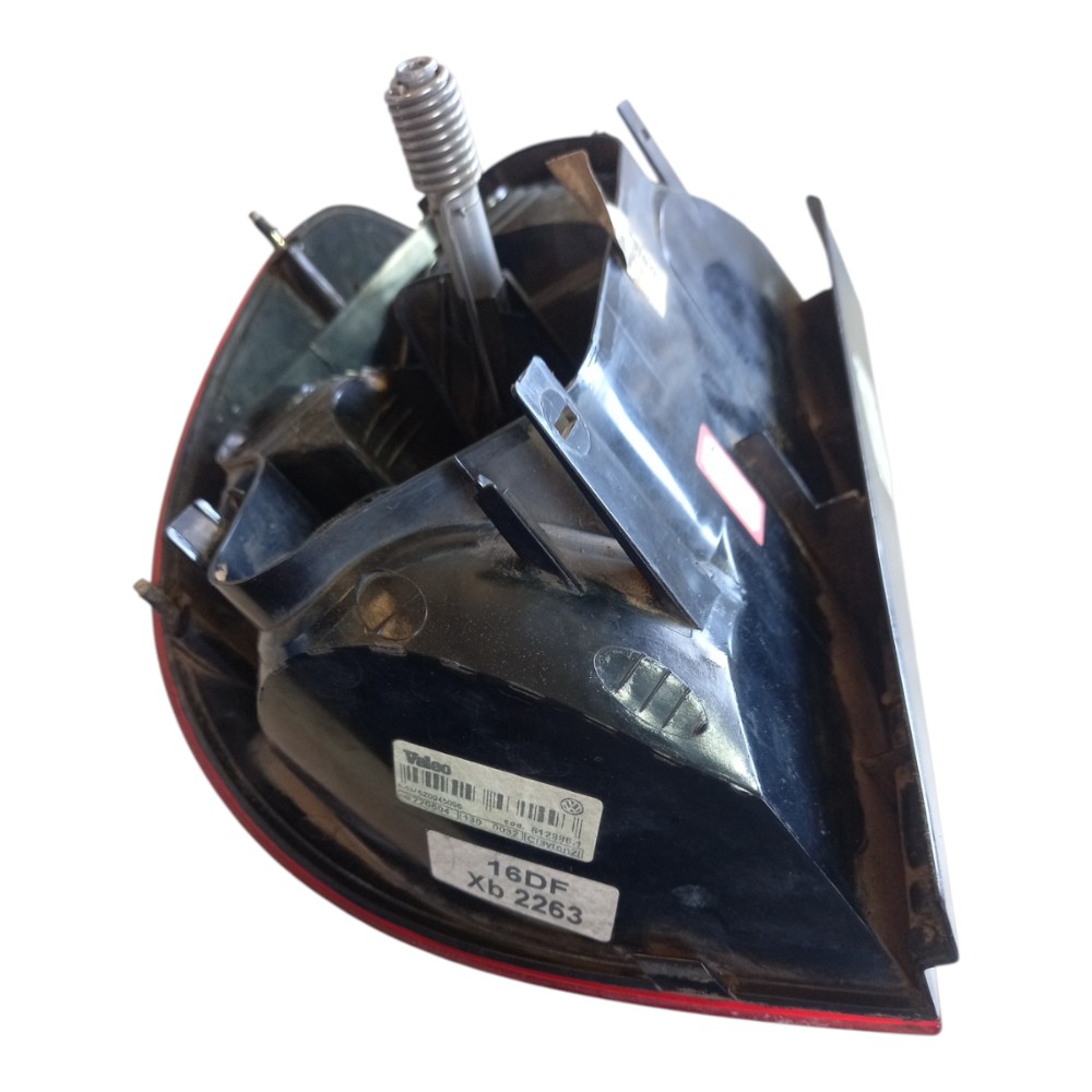 Lanterna traseira direita VW fox 2009 com detalhe na lente 8