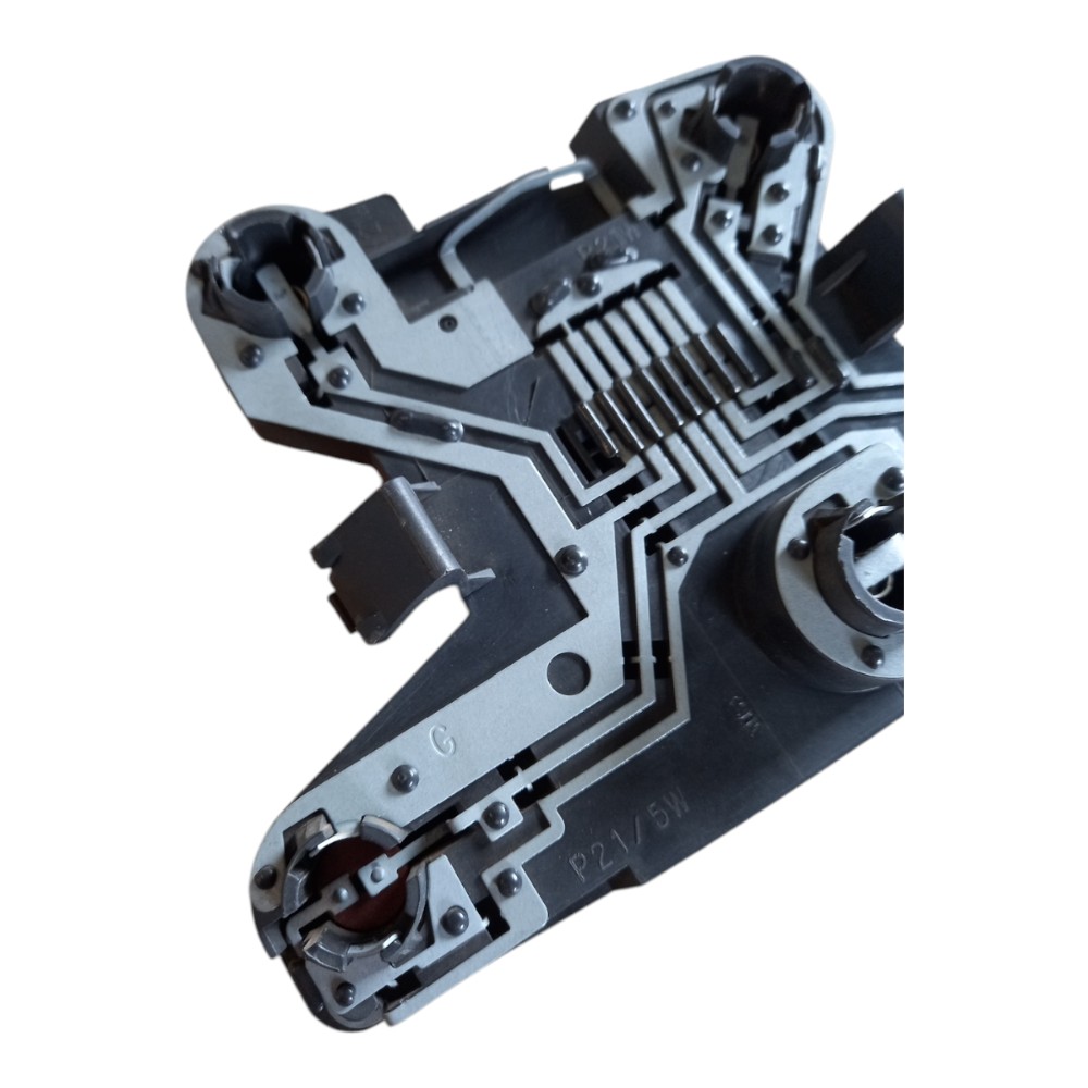 Circuito lanterna traseira esquerda Megane 96/99 7700828137 2