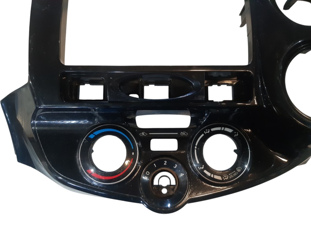 Acabamento Moldura Painel Central Painel Toyota Etios 2015 3