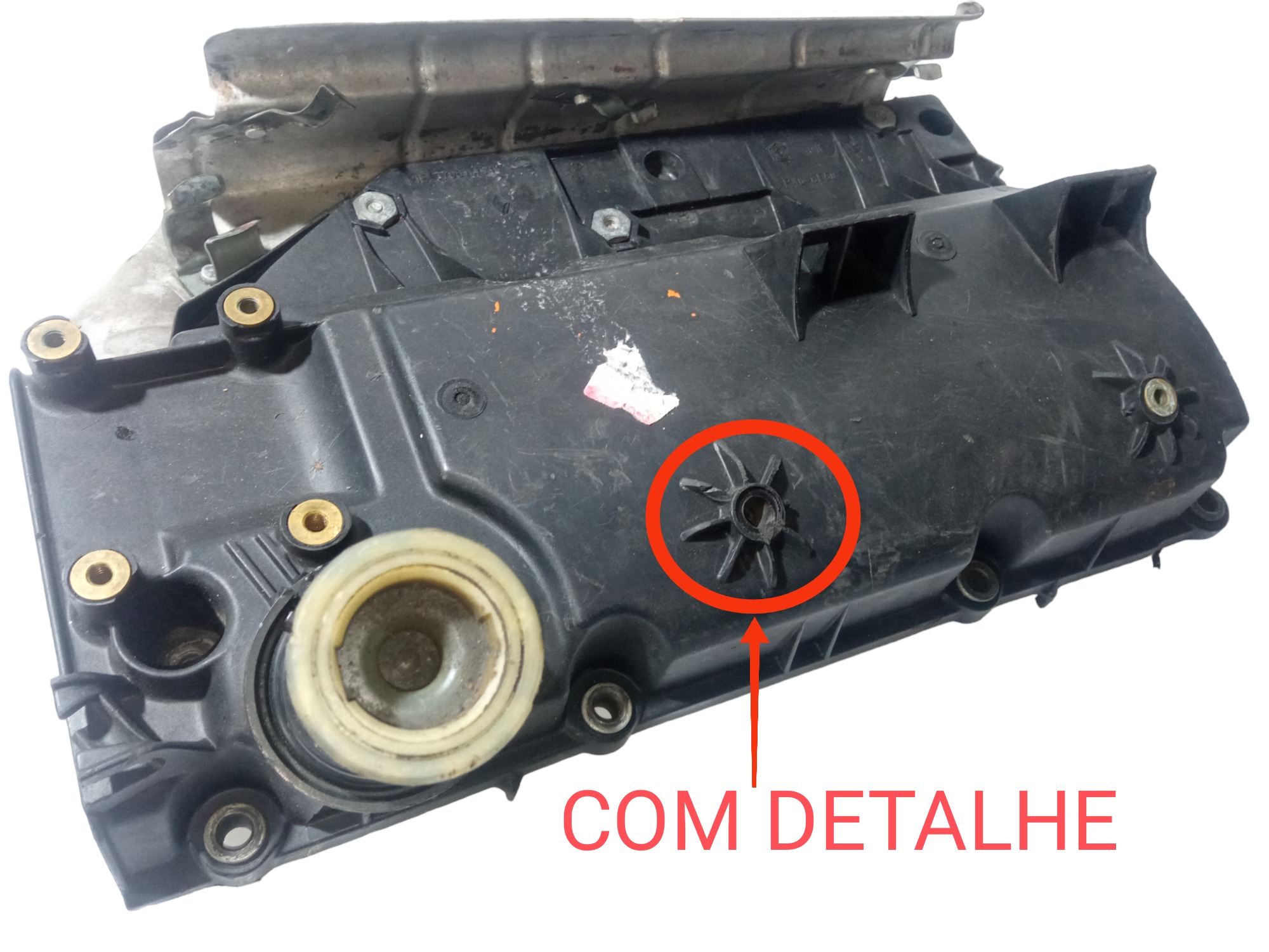 Tampa De Valvula Renault Clio 2001 2002 2003 Defletor Usado 2