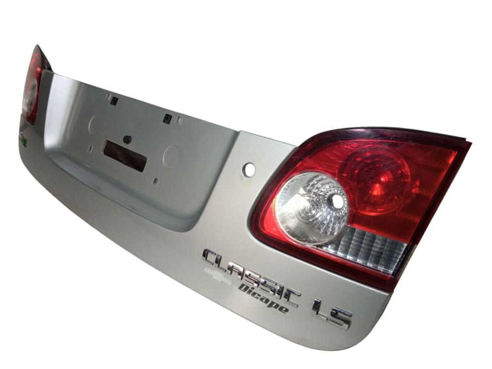 Moldura Aplique Lanterna Tampa Traseira Gm Classic 2011 2015 3