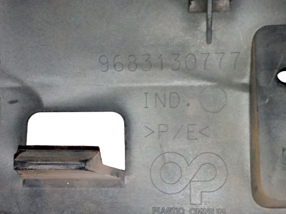 Grade Parachoque Traseiro Peugeot 207 2009 2012 Original  Preto Brilhante 7