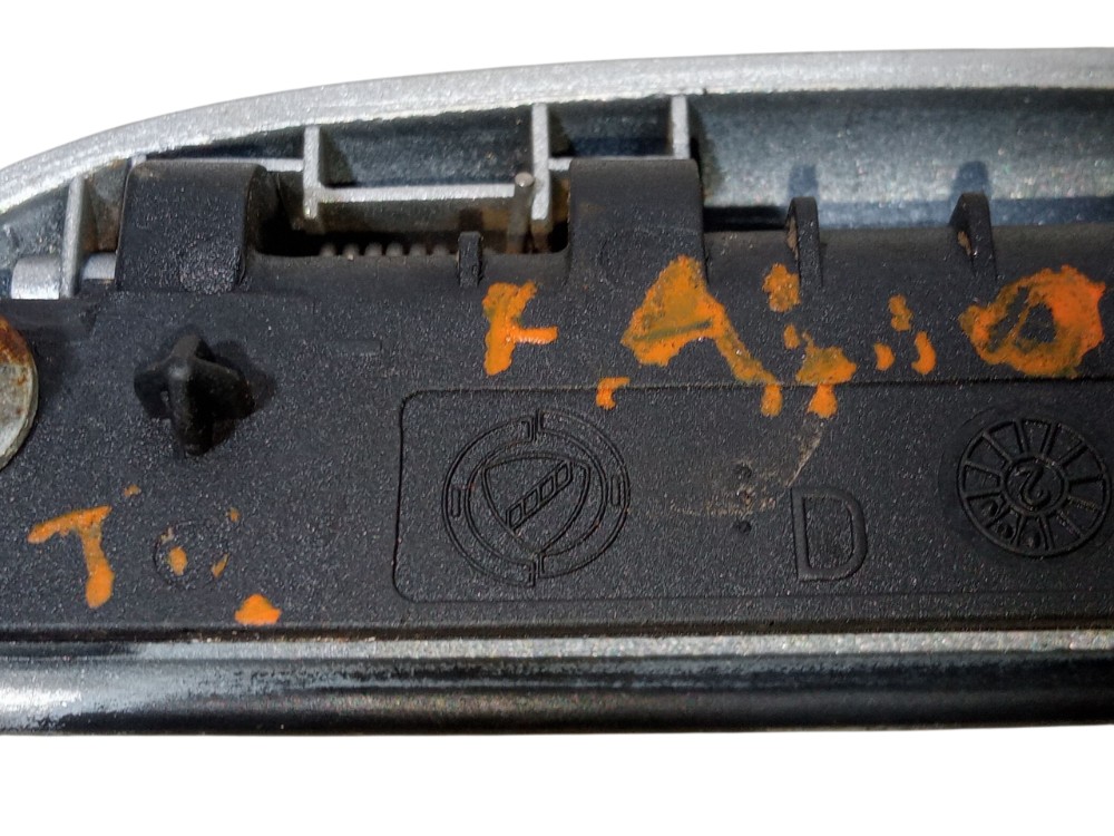 Macaneta Externa Porta Traseira Direita Fiat Palio 2002 2005 Prata Traseira 9