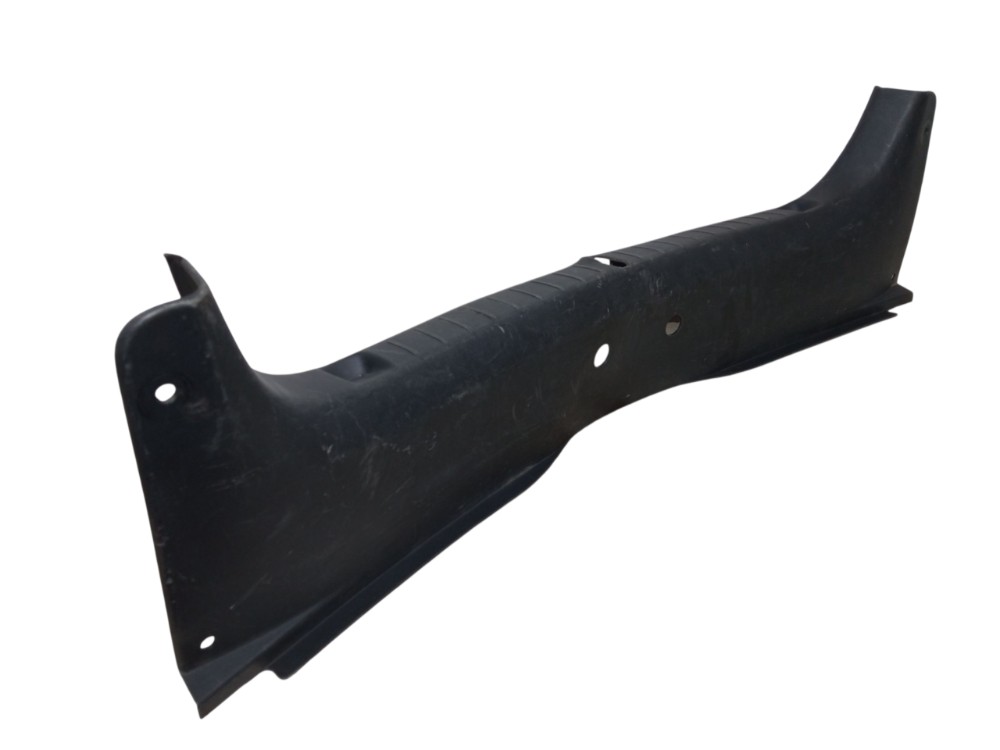 Moldura Acabamento Soleira Porta Malas Gm Omega 2008 3.6 V6 Preto 4