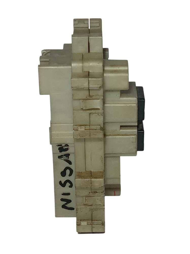 Modulo Central Caixa Fusiveis Nissan Sentra  2008 2014 2 0 4
