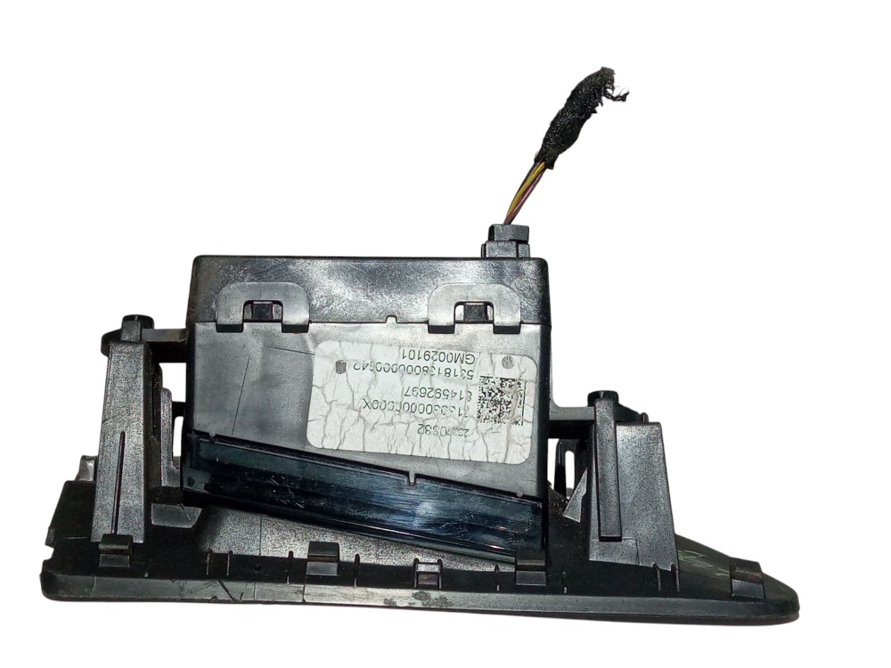 Moldura Display Digital Anti Colisao Gm Tracker 2017 2019 4